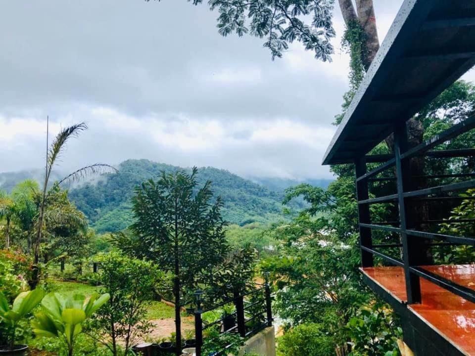 Baanhatsompaen Homestay Ranong Esterno foto