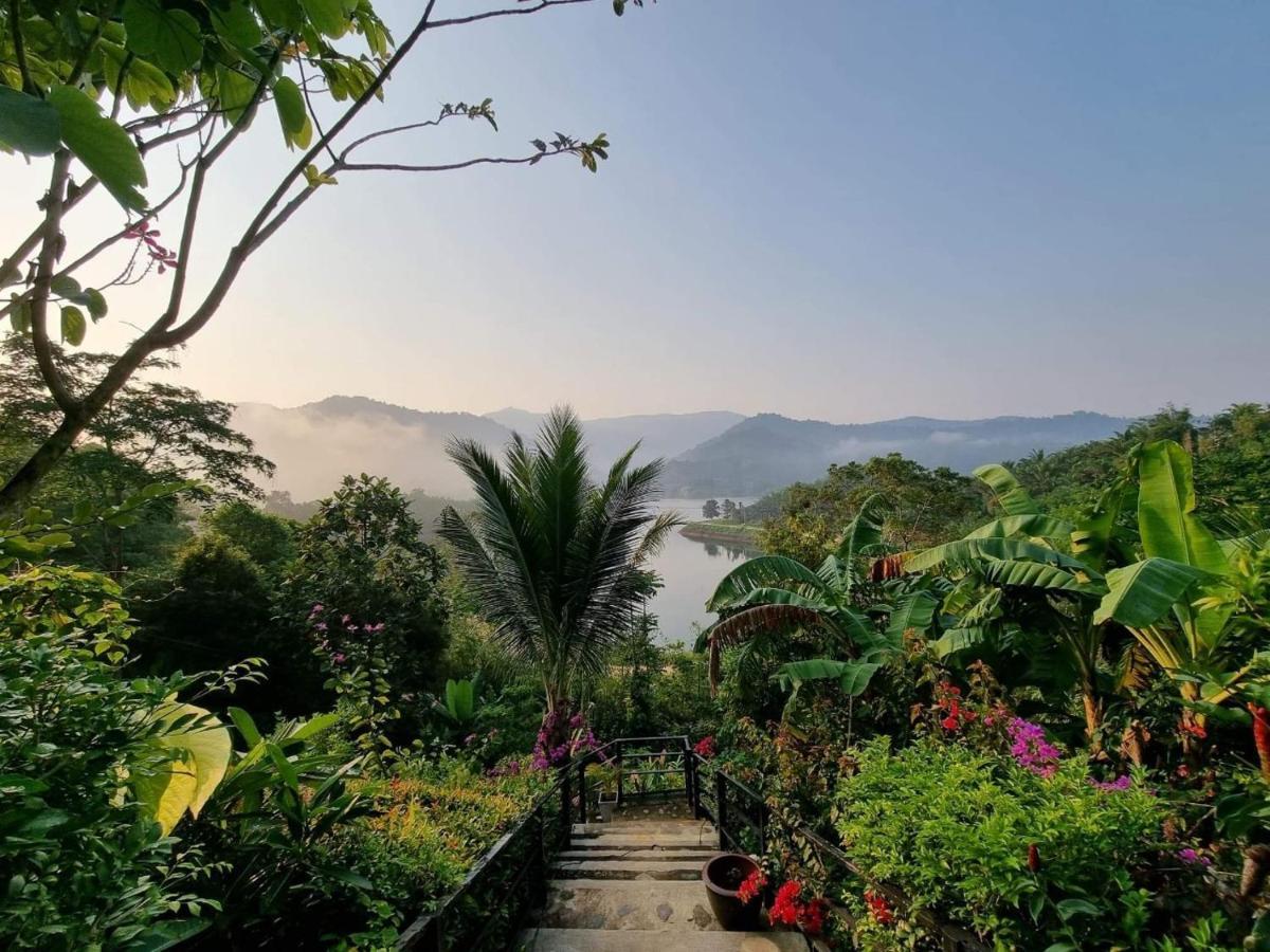 Baanhatsompaen Homestay Ranong Esterno foto