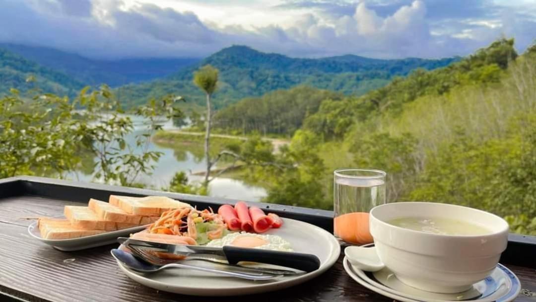 Baanhatsompaen Homestay Ranong Esterno foto