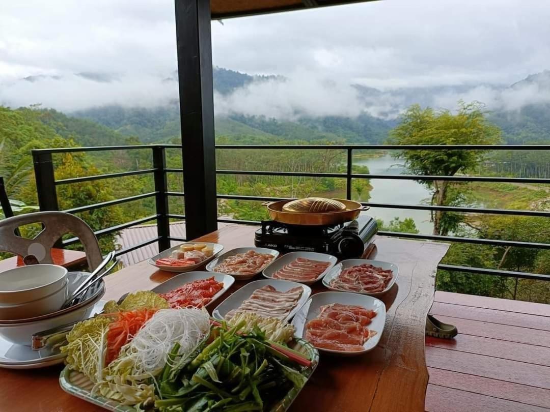 Baanhatsompaen Homestay Ranong Esterno foto