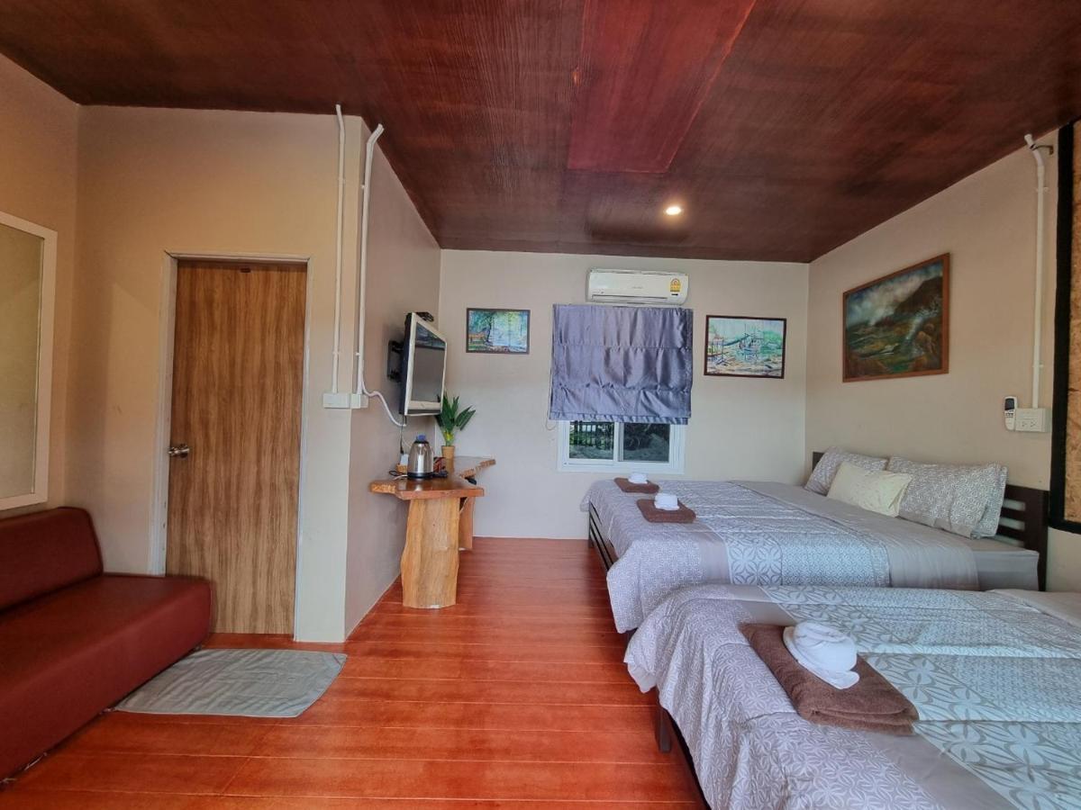 Baanhatsompaen Homestay Ranong Esterno foto